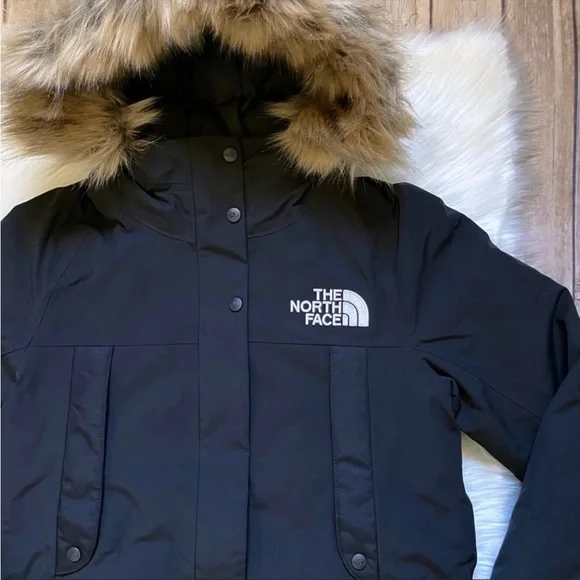 The North Face Women’s New Outerboroughs Parka In Aviator Navy - Picture 3 of 7